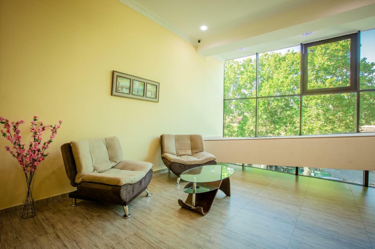 Hotel Comfort Tbilisi ภายนอก รูปภาพ